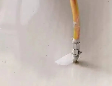 太子河瓷砖空鼓维修公司专业解答在瓷砖铺贴过程中，如果使用的砂料过粗（如全部使用了粗砂），可能会导致以下问题